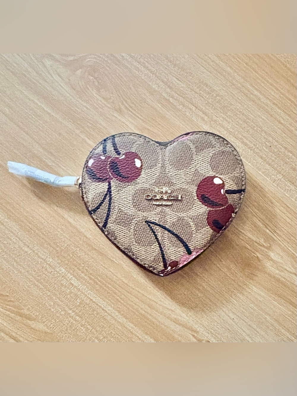 NWT Coach Heart Coin Case With Cherry Print CZ476 signature canvas/Gold/Tan Mult